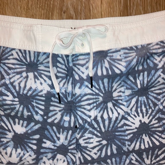 RVCA Men's Duh-Loris Trunk | Size 38 - Picture 4 of 11